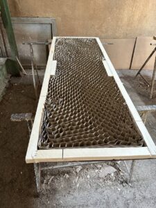 وسط درب چوبی